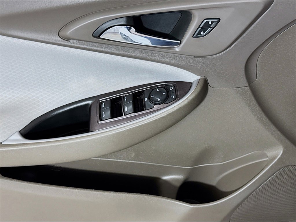 Used 2022 Chevrolet Malibu LT image 15
