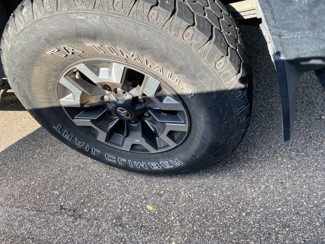 Used 2021 Toyota Tacoma TRD Off-Road w/ Technology Package image 12