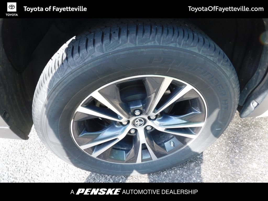 Used 2018 Toyota Highlander LE FWD image 7