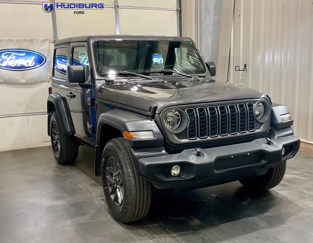 Used 2025 Jeep Wrangler Sport AWD/4WD image 1