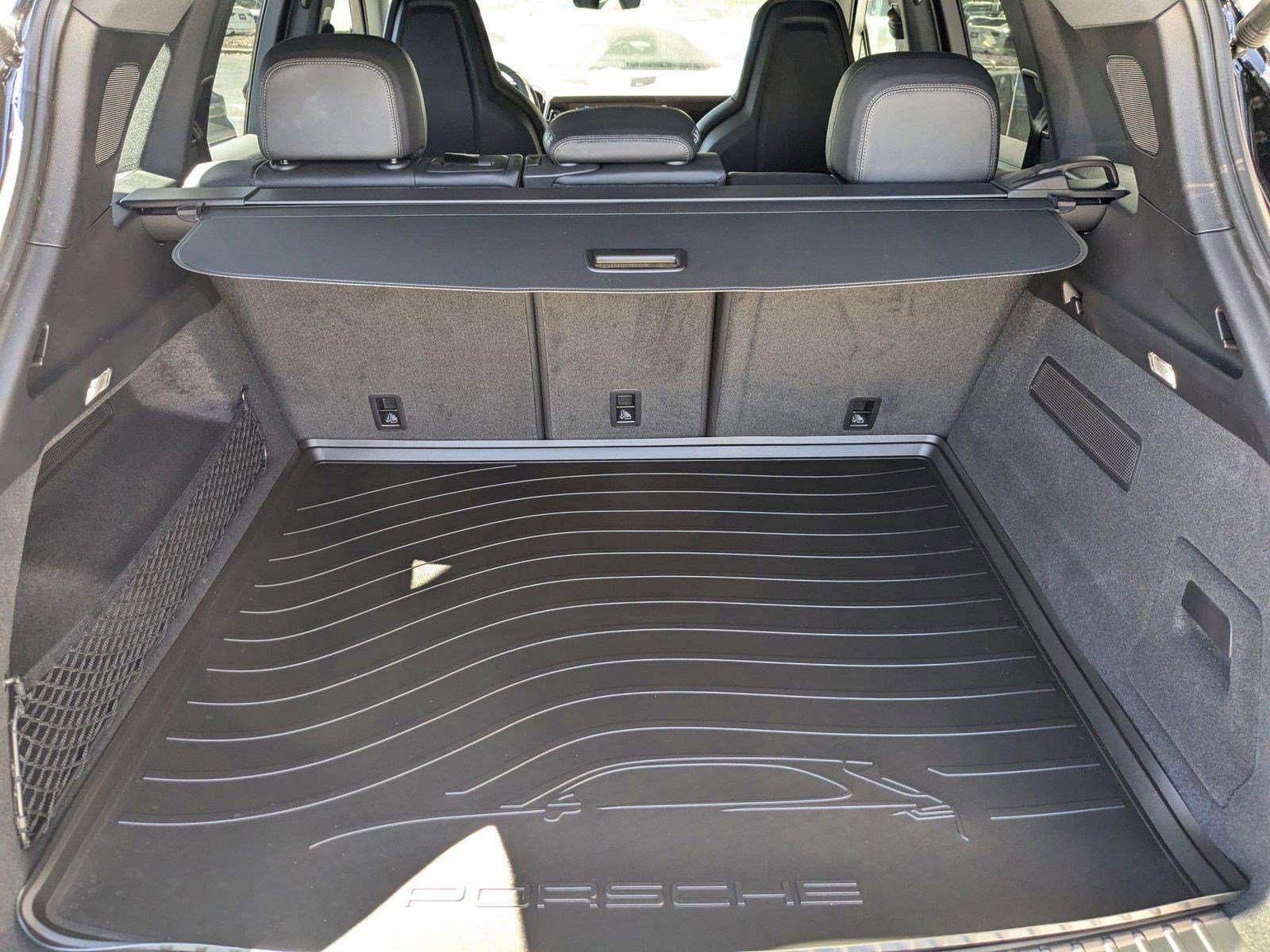 Certified 2025 Porsche Cayenne image 22