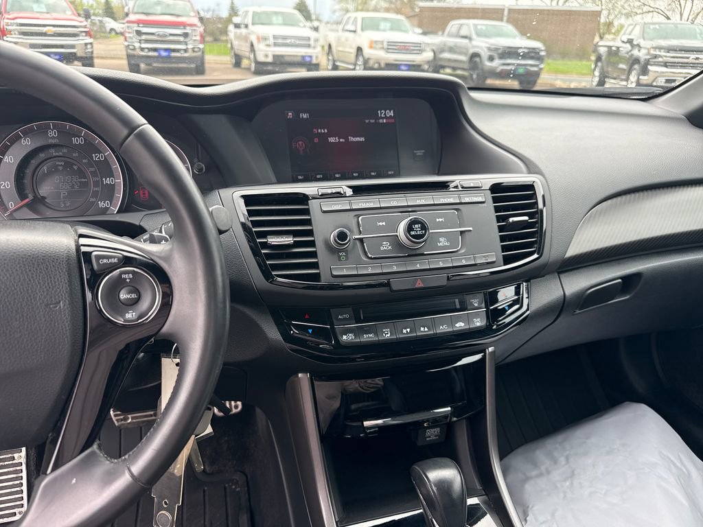 Used 2016 Honda Accord Sport image 15