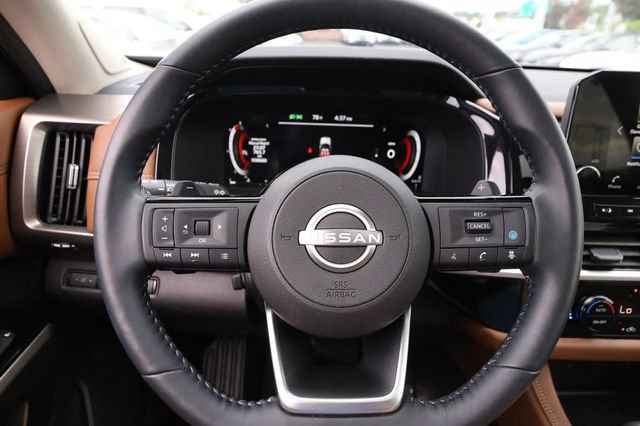 Certified 2025 Nissan Pathfinder Platinum w/ Cargo Package FWD image 13