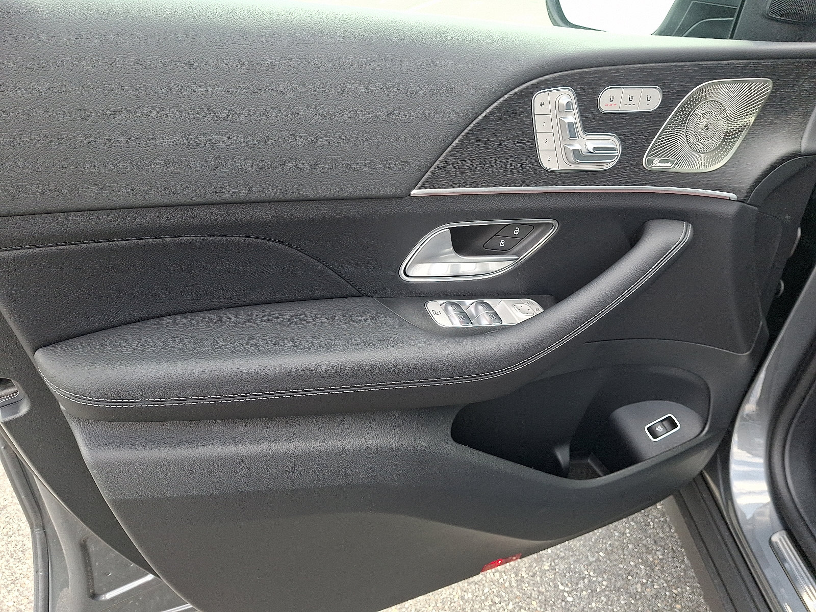 Used 2025 Mercedes-Benz GLE 350 4MATIC image 10