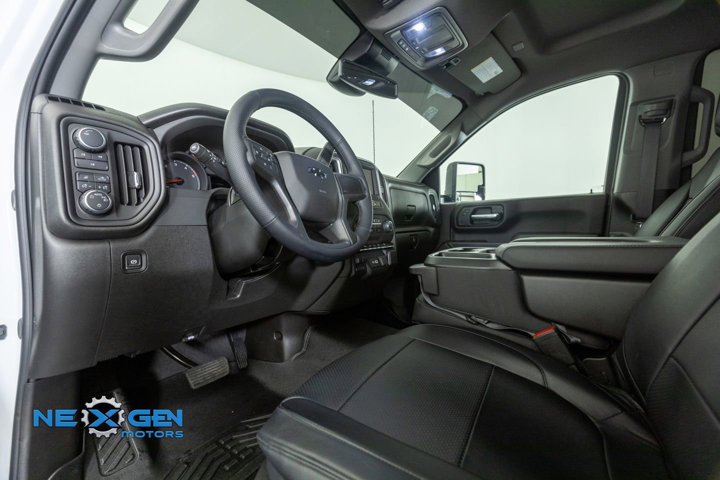 Used 2025 Chevrolet Silverado 2500 Custom w/ Custom Value Package AWD/4WD image 10