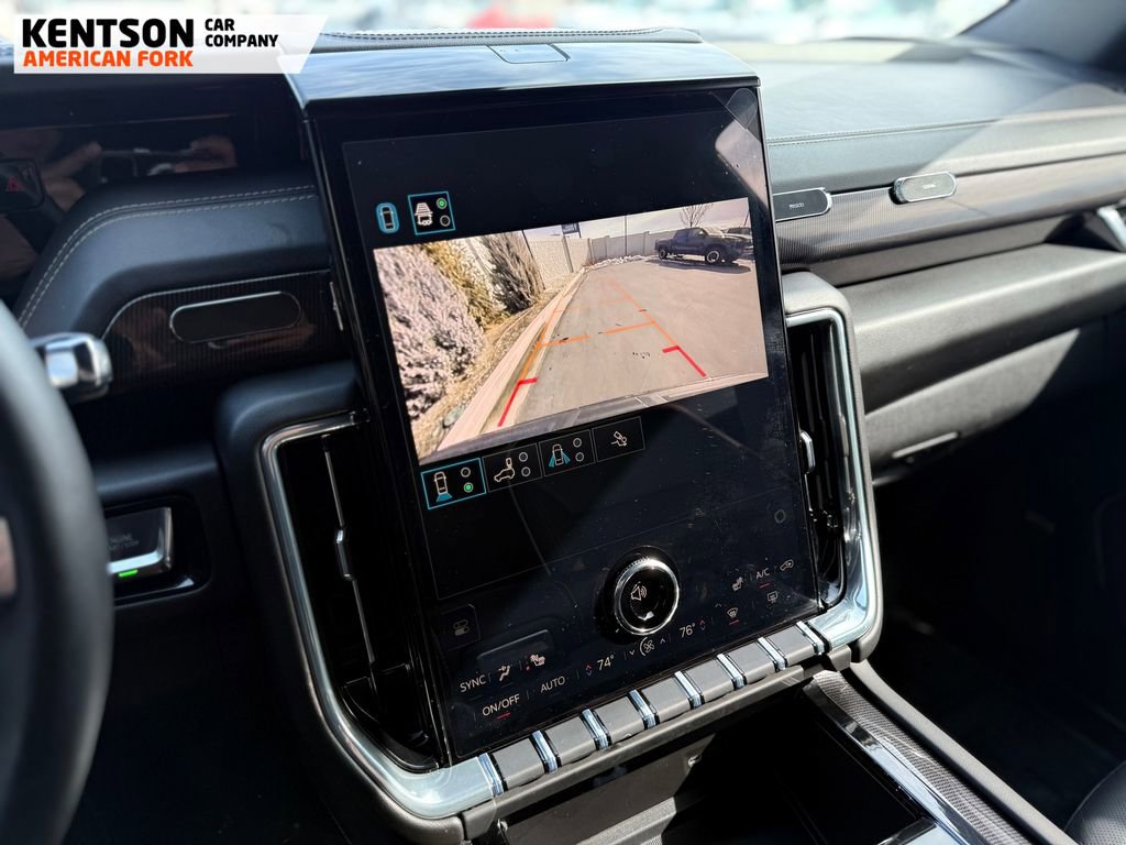 Used 2025 GMC Yukon XL Elevation image 31