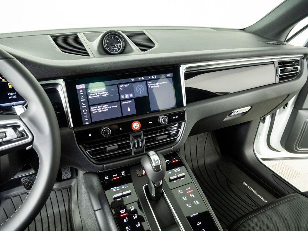 New 2026 Porsche Macan AWD/4WD image 13