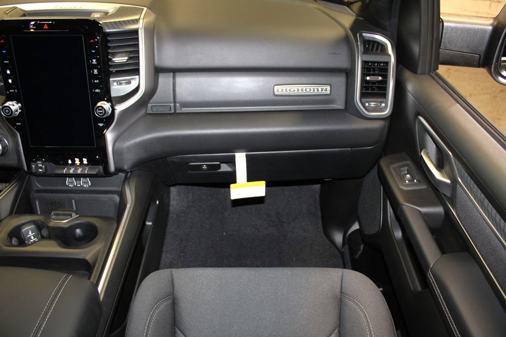 New 2026 RAM 1500 4x4 Crew Cab image 31