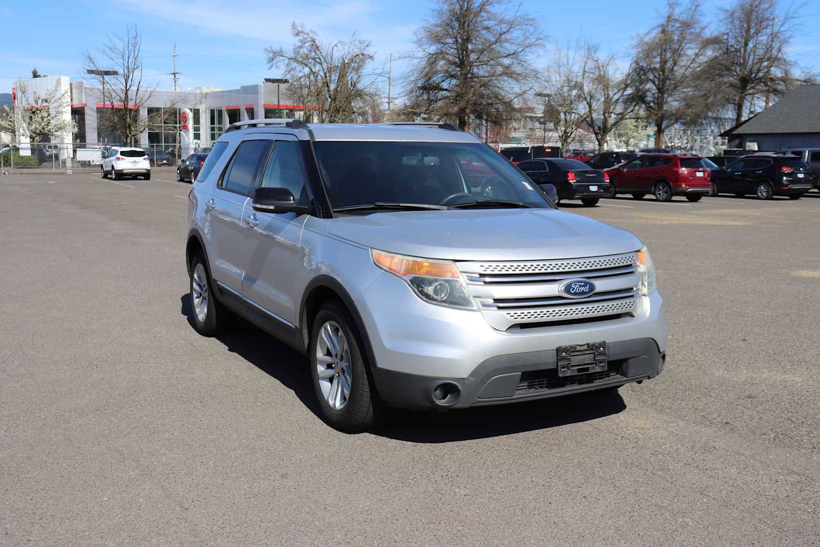 Used 2013 Ford Explorer XLT image 3