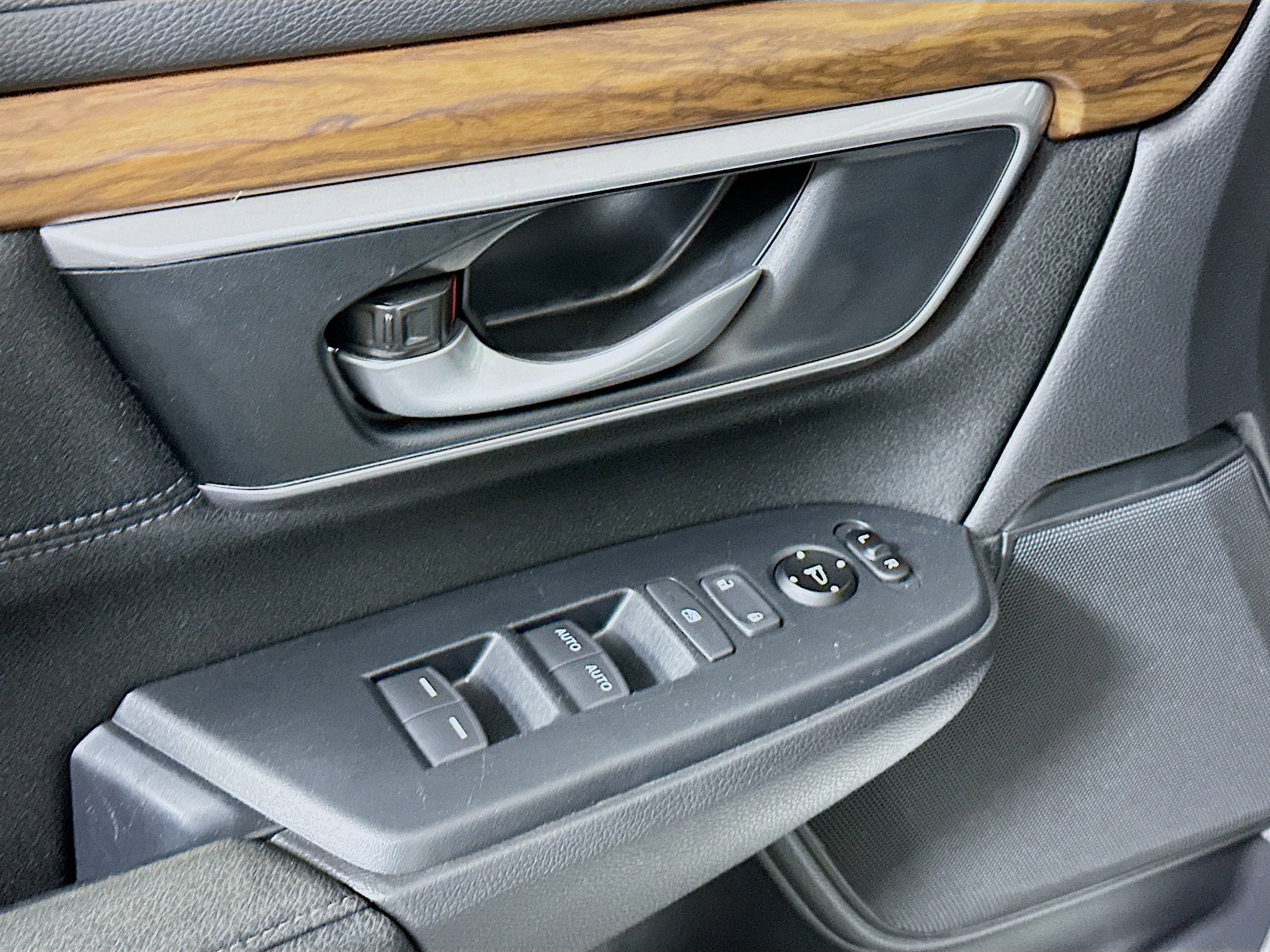 Used 2020 Honda CR-V EX image 15