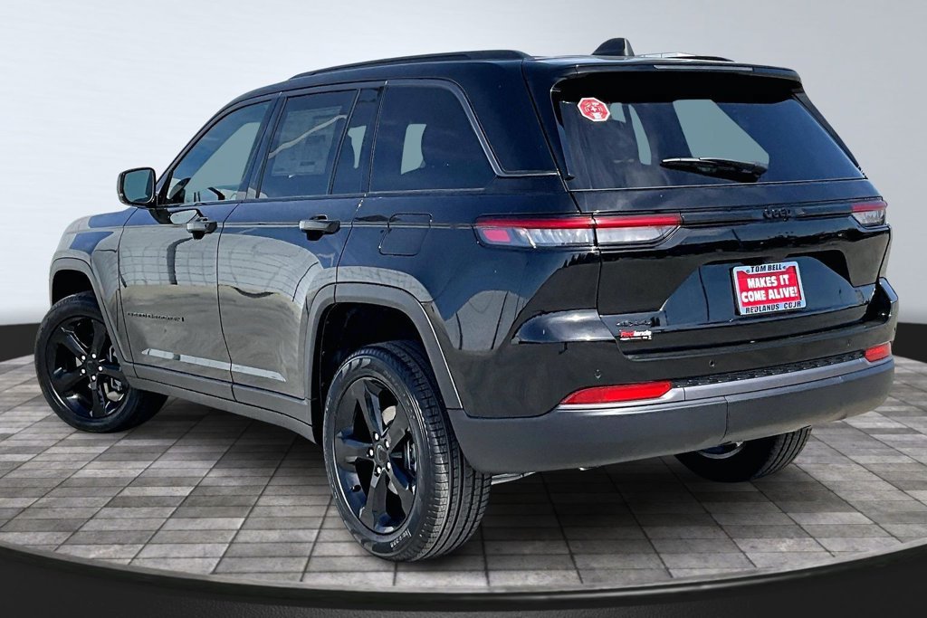 New 2026 Jeep Grand Cherokee Limited w/ Limited Altitude Package AWD/4WD image 21