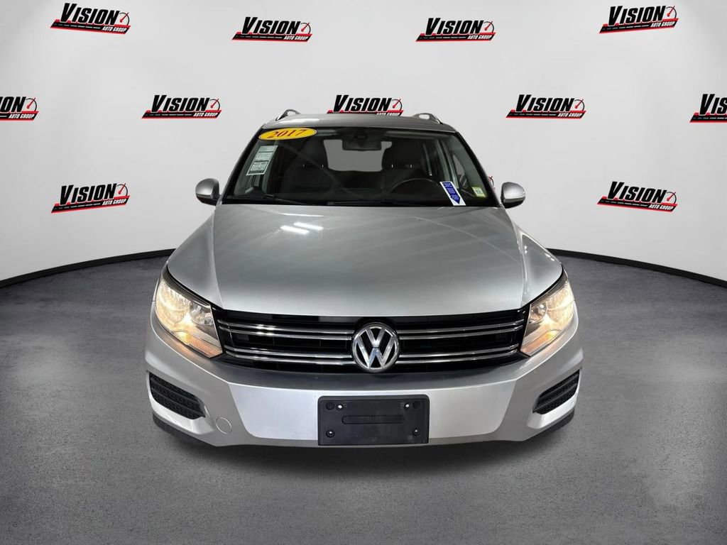 Used 2017 Volkswagen Tiguan S image 2