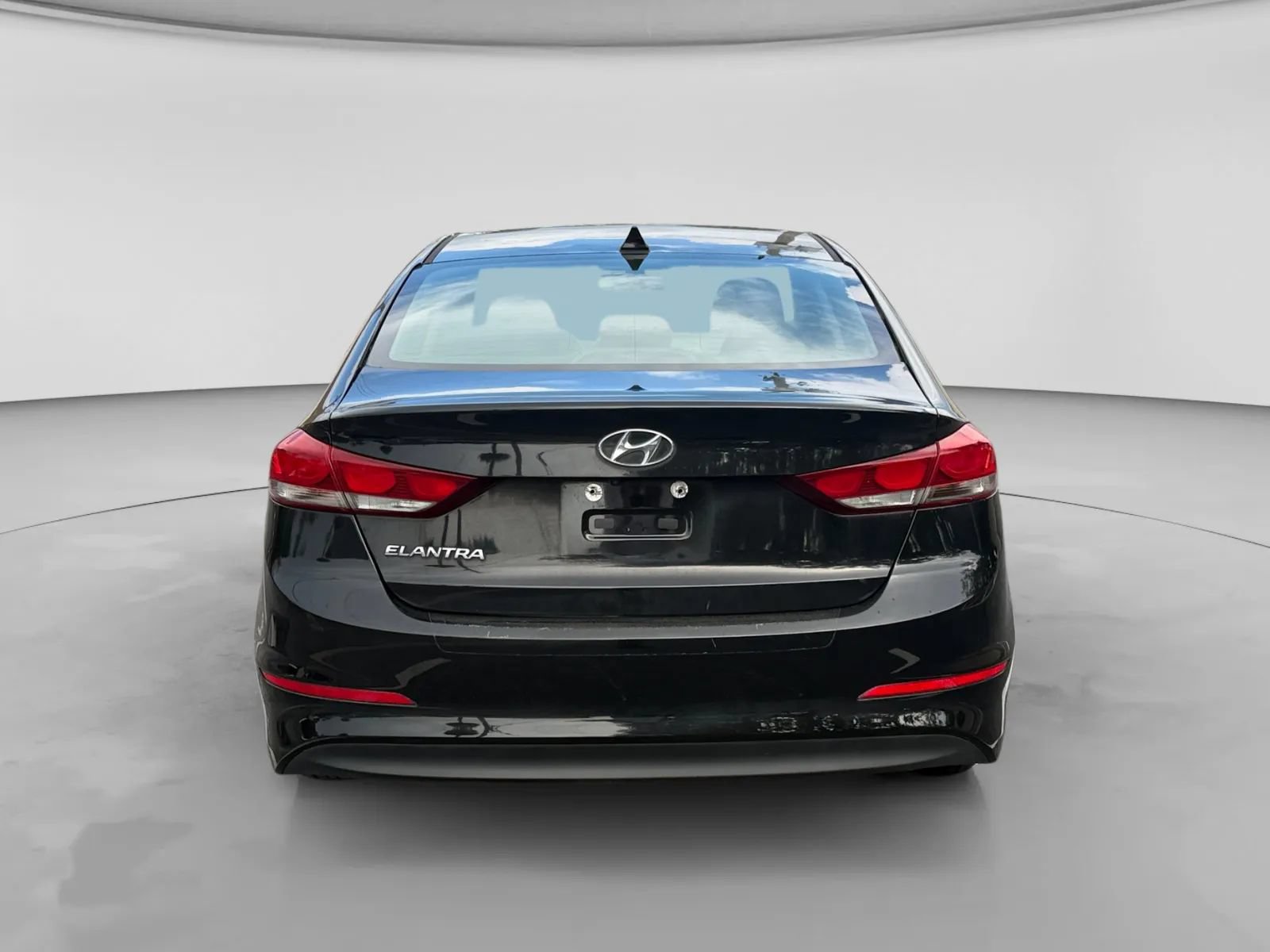 Used 2018 Hyundai Elantra SEL FWD image 4