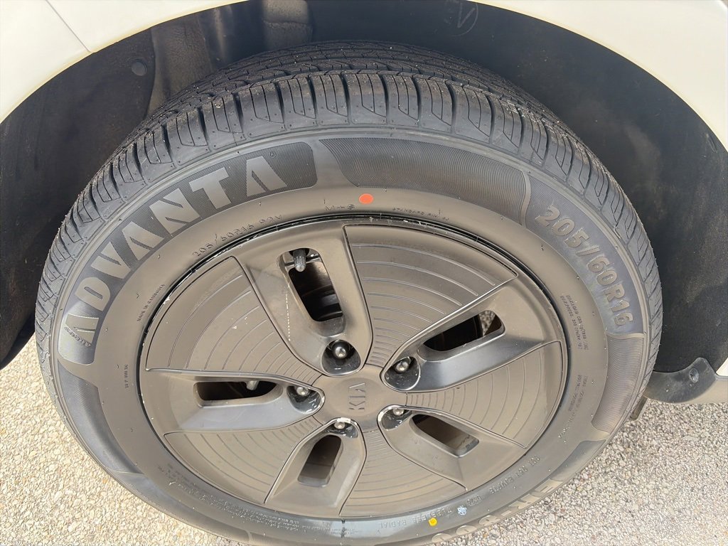 Used 2017 Kia Soul EV image 33