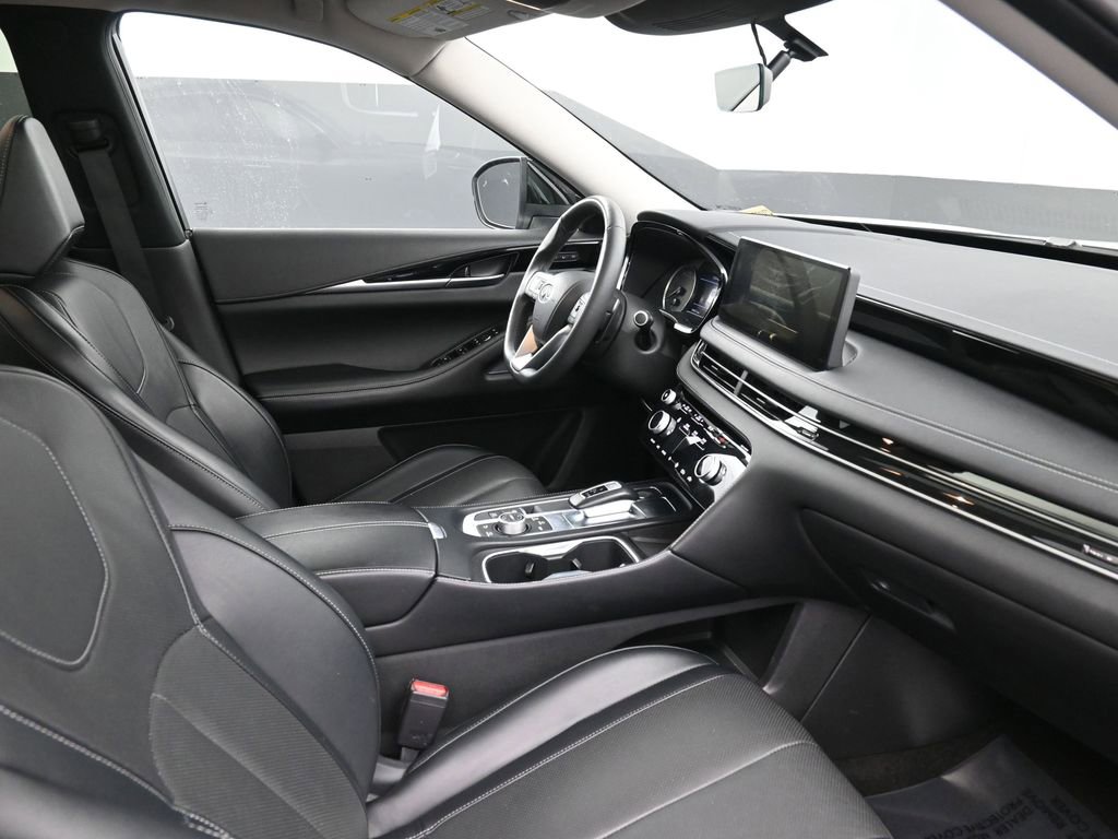 Used 2024 INFINITI QX60 Pure image 2