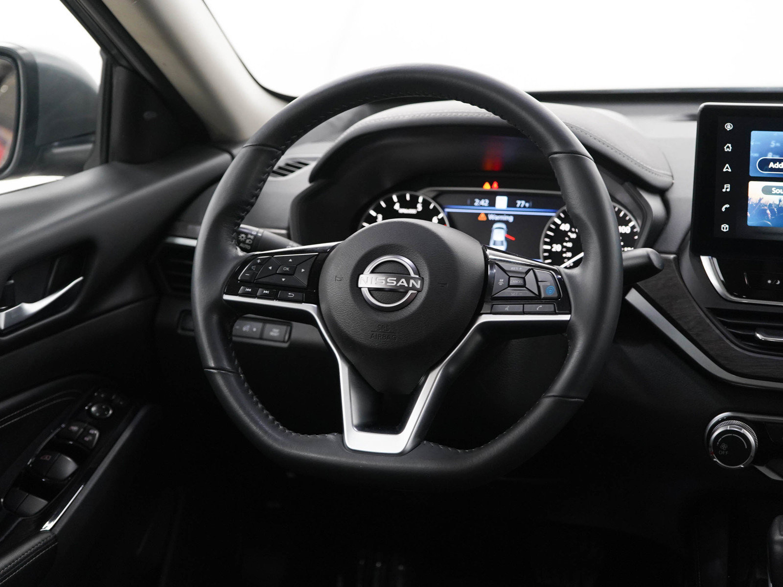 Used 2023 Nissan Altima 2.5 SV w/ SV Premium Package AWD/4WD image 14