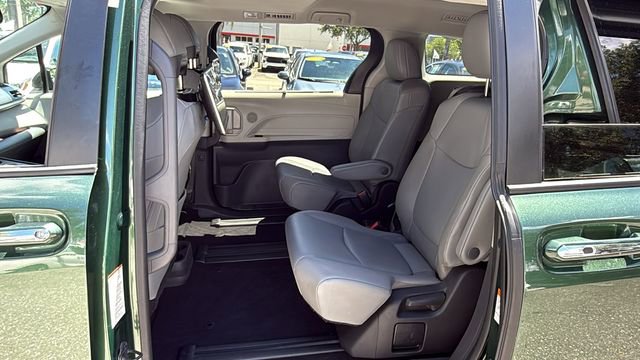 Certified 2022 Toyota Sienna XLE image 16