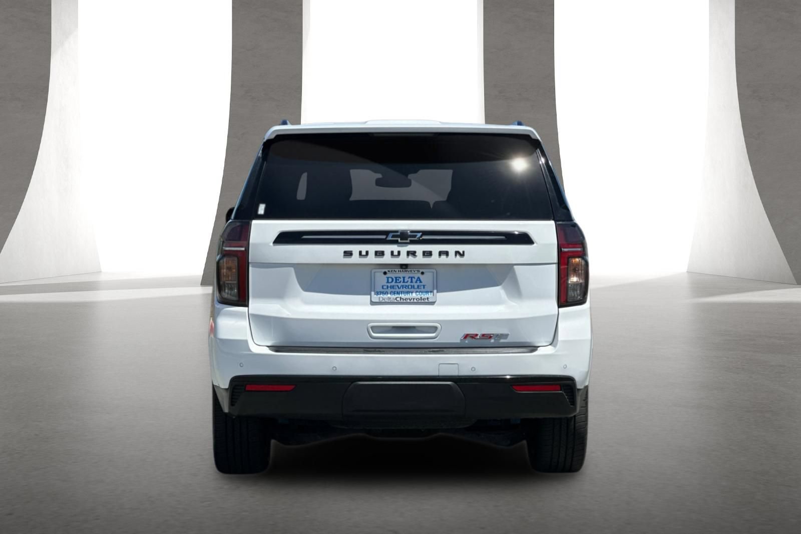 Used 2024 Chevrolet Suburban RST RWD image 5