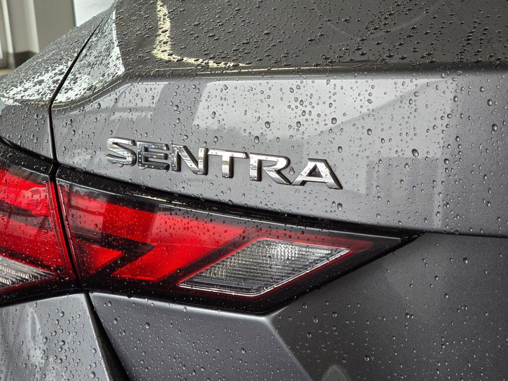 Used 2024 Nissan Sentra SV FWD image 13