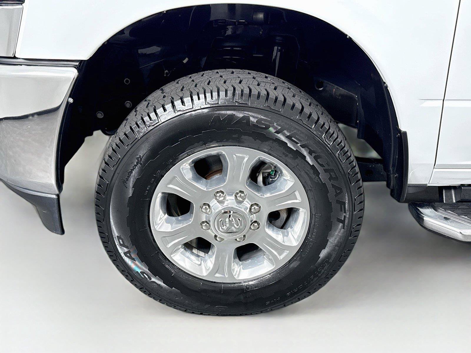 Used 2024 RAM 2500 Big Horn AWD/4WD image 40