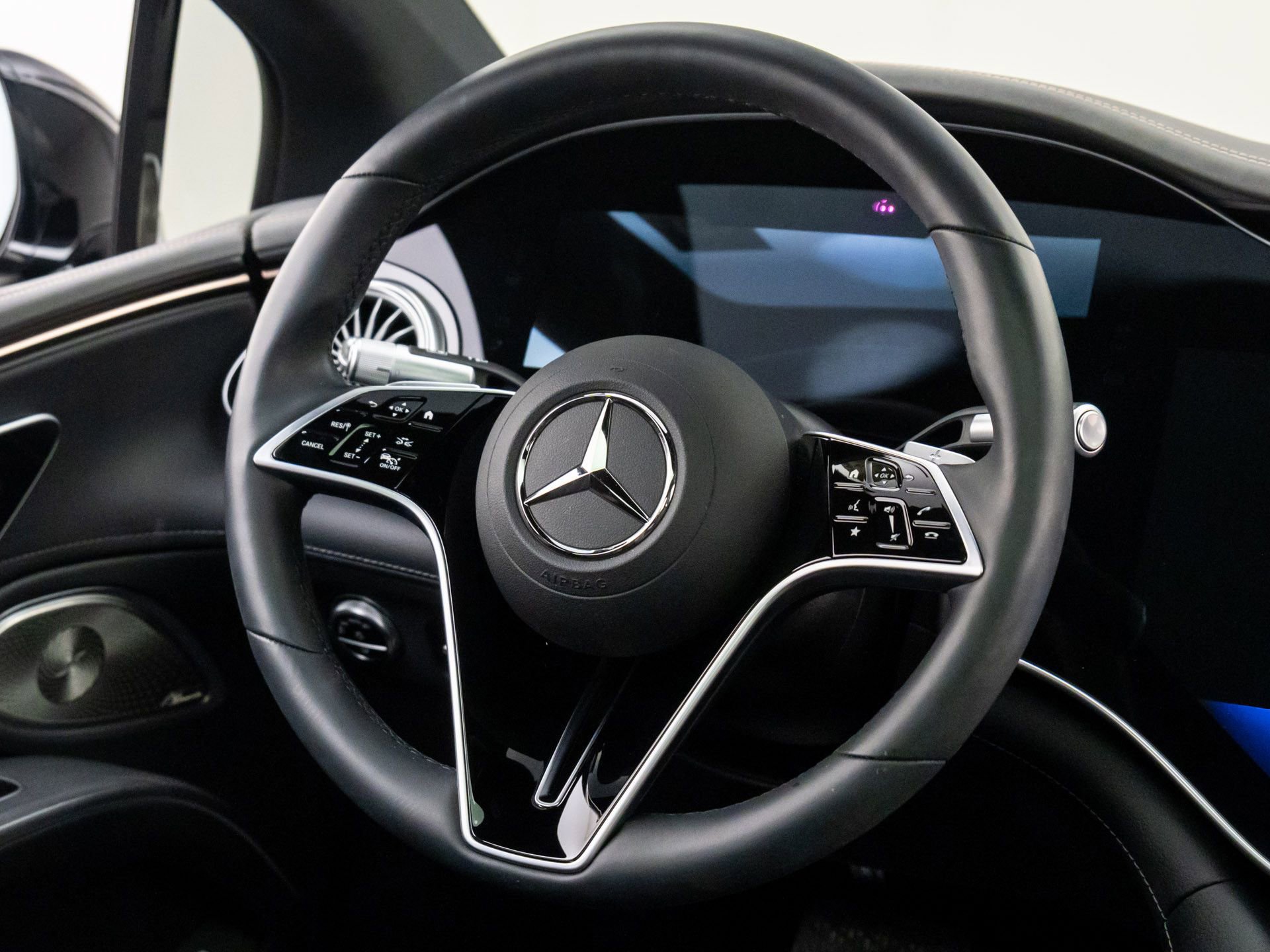 Used 2022 Mercedes-Benz EQS 580 4MATIC Sedan image 10