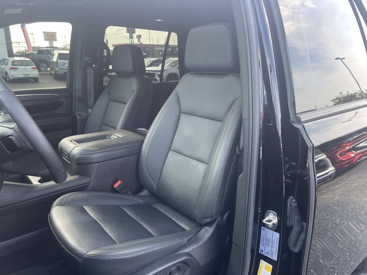 Used 2024 Chevrolet Tahoe Z71 w/ Luxury Package AWD/4WD image 20