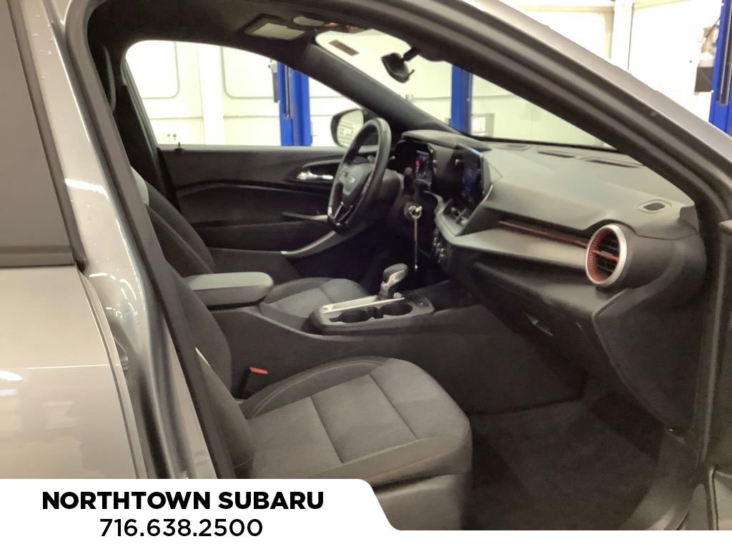 Used 2024 Chevrolet Trax RS FWD image 9