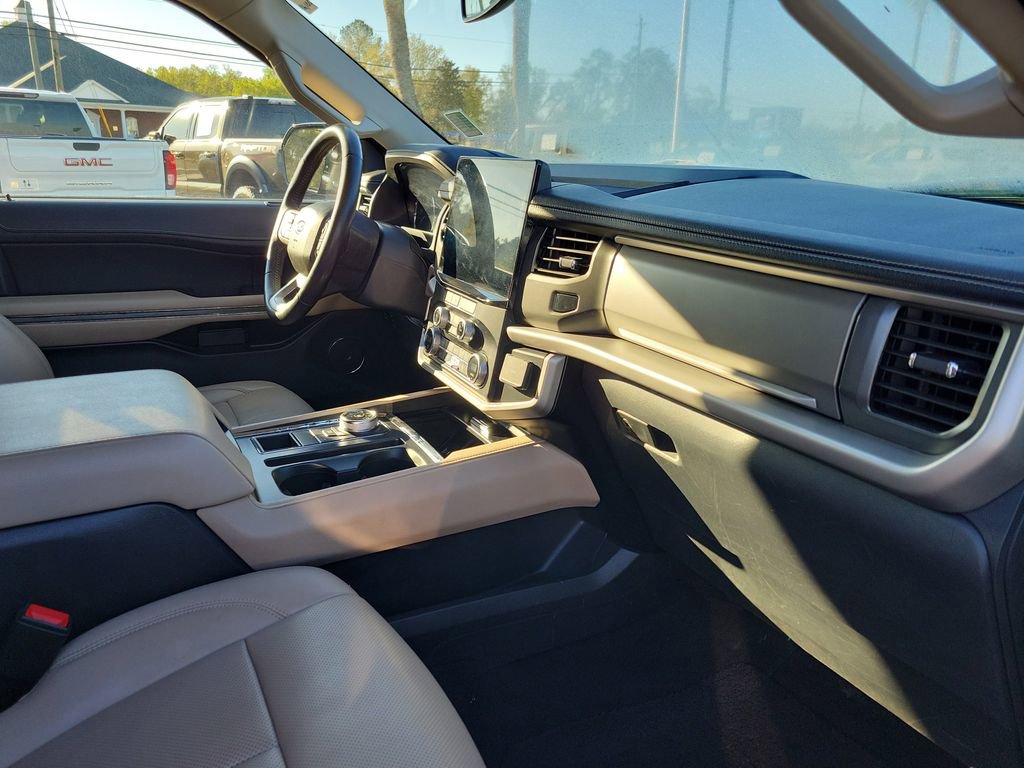 Used 2024 Ford Expedition Max XLT image 33