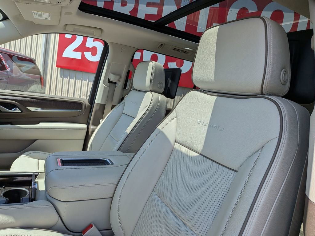 Certified 2023 GMC Yukon XL Denali w/ Denali Reserve Package AWD/4WD image 11