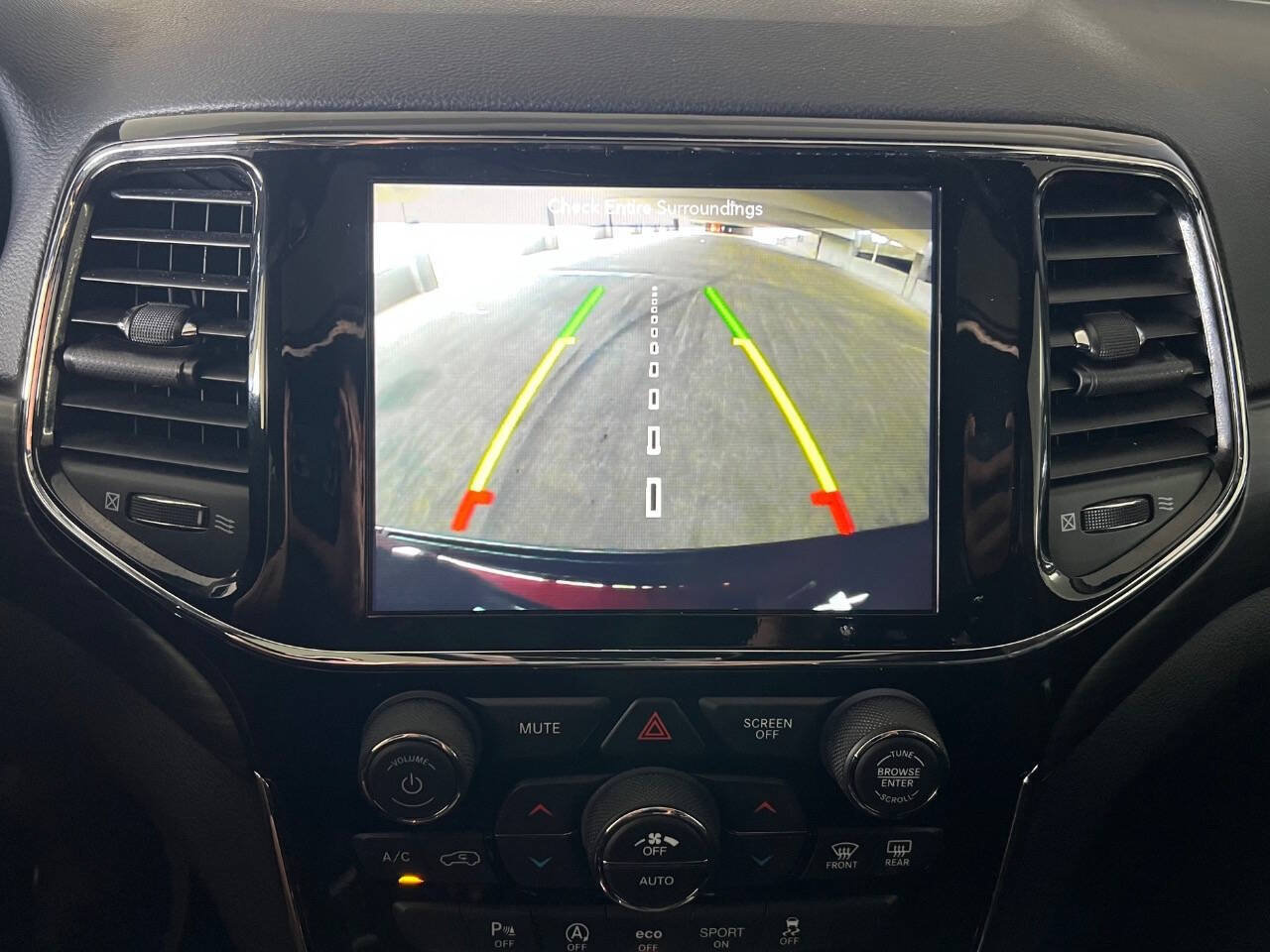 Used 2019 Jeep Grand Cherokee Altitude AWD/4WD image 29