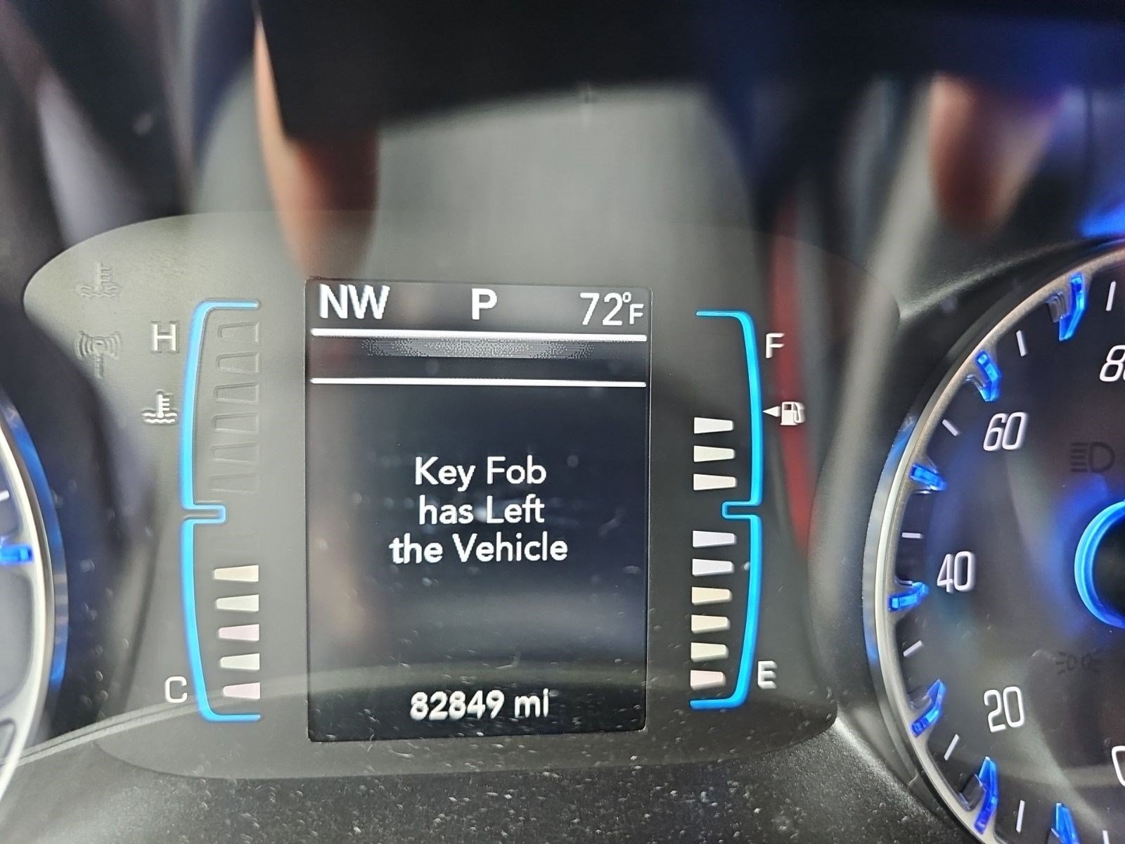 Used 2017 Chrysler Pacifica Touring-L w/ Tire & Wheel Group FWD image 18