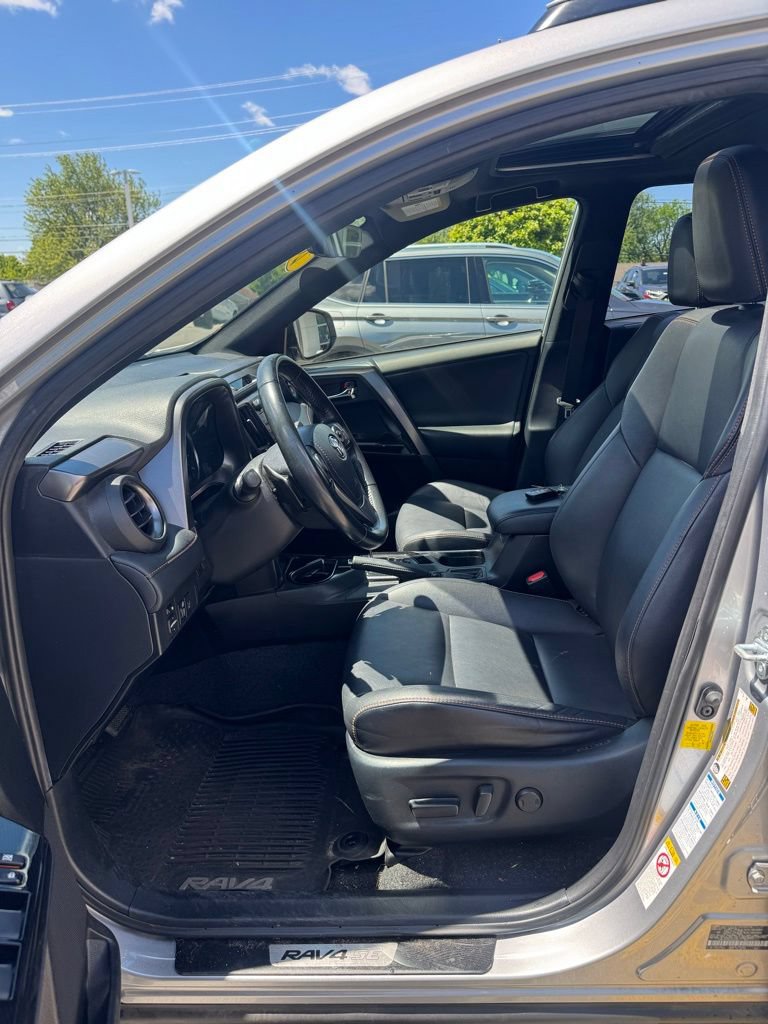 Used 2018 Toyota RAV4 SE w/ Power Extra Value Package AWD/4WD image 23