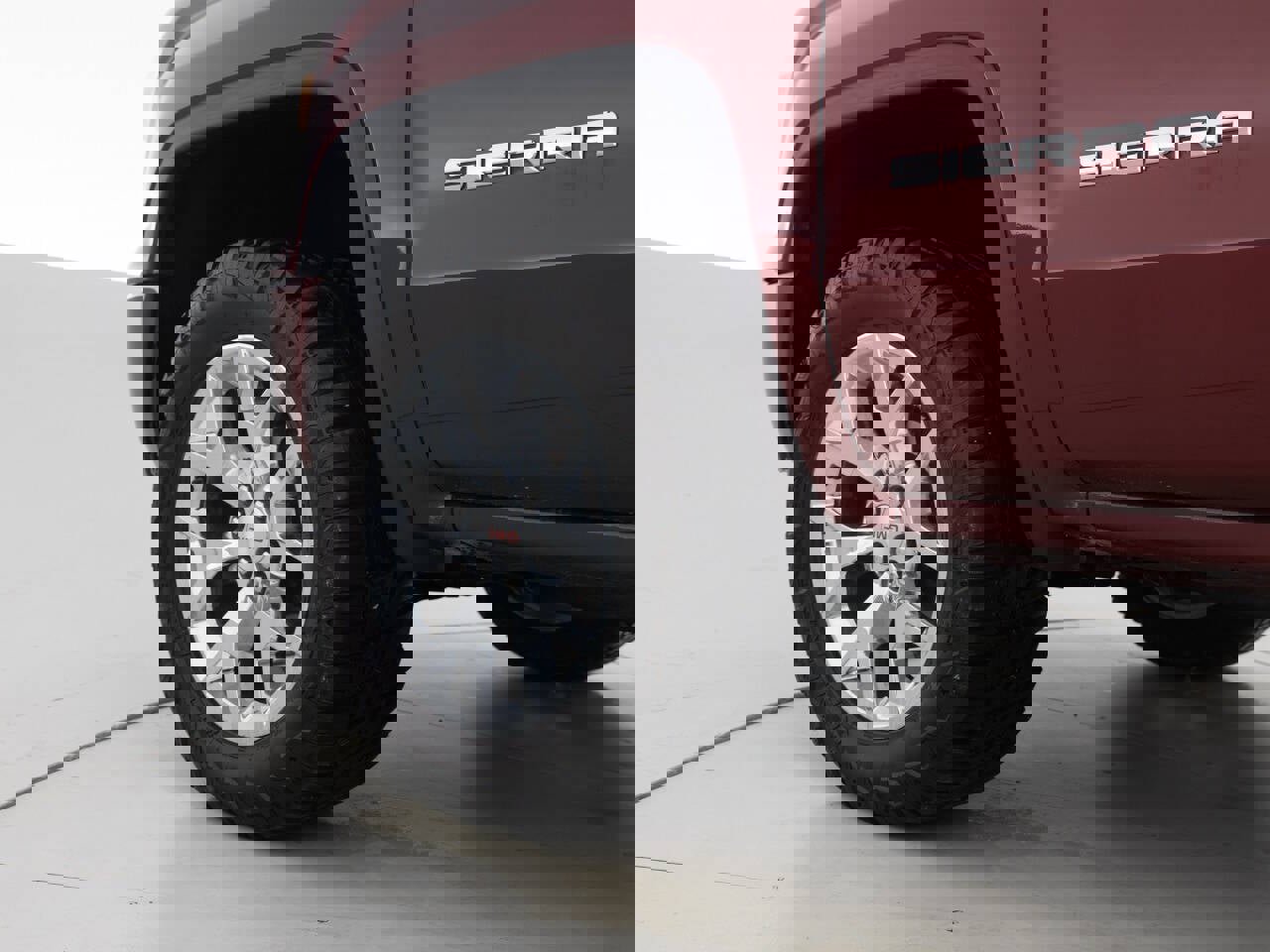 Used 2014 GMC Sierra 1500 SLT w/ SLT Crew Cab Value Package image 17