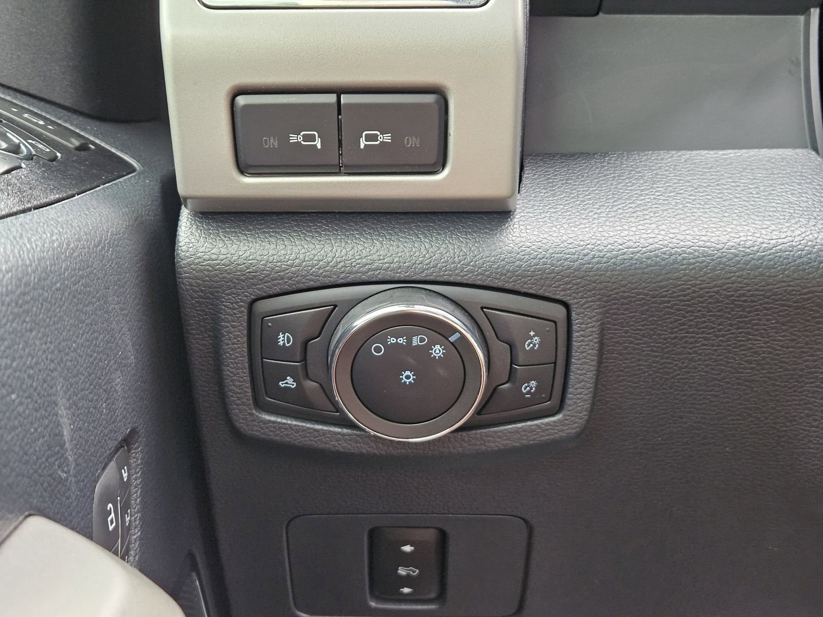 Used 2022 Ford F350 Lariat w/ Chrome Package image 25