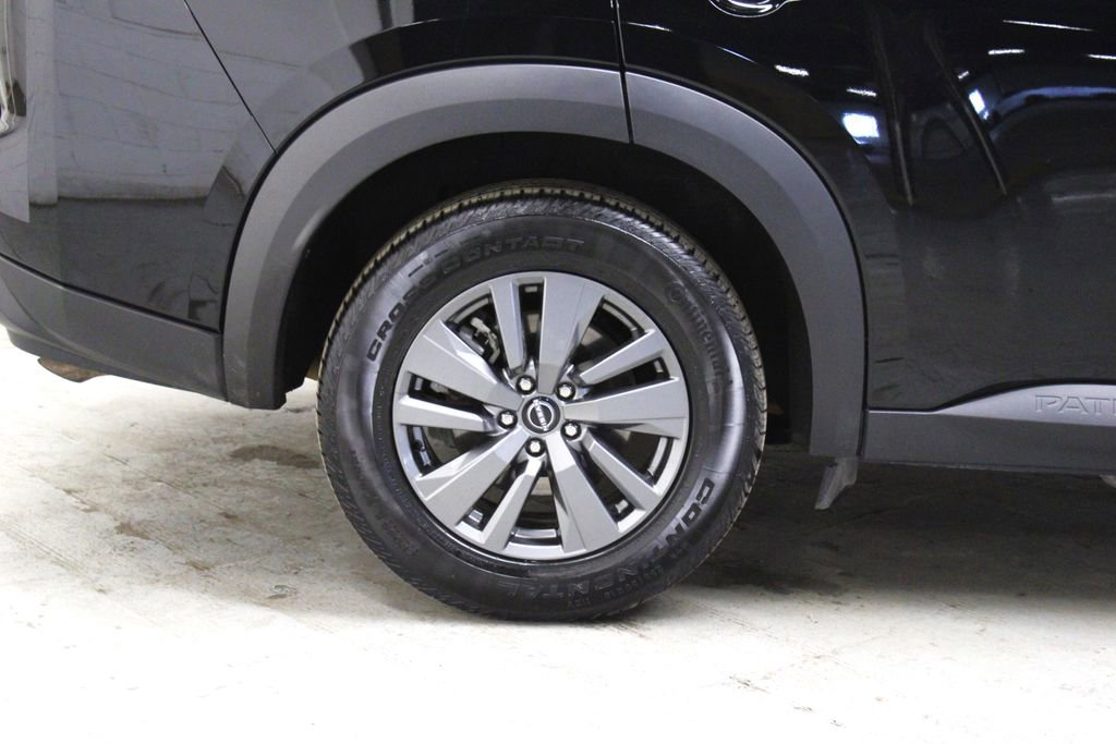 Used 2025 Nissan Pathfinder SV AWD/4WD image 43