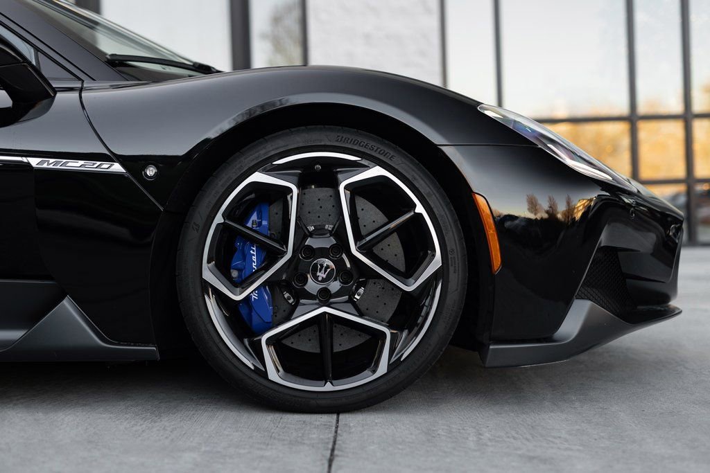 Used 2022 Maserati MC20 Coupe image 3
