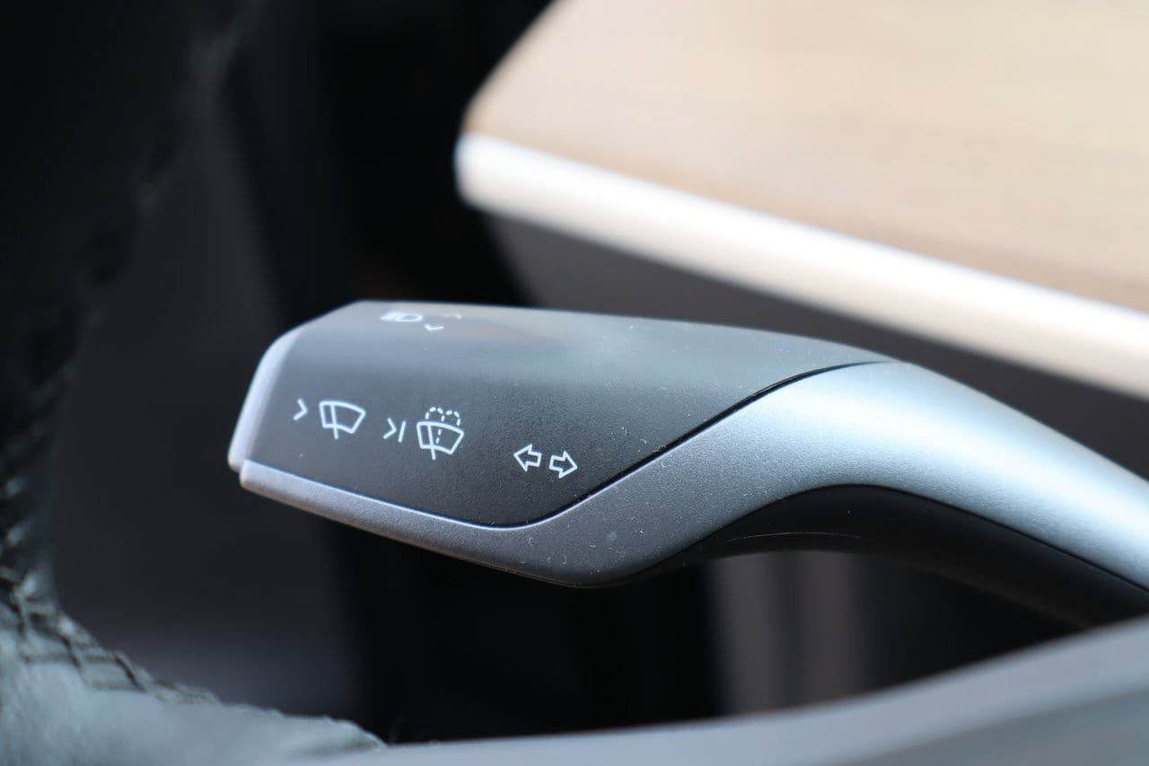 Used 2025 Tesla Model Y Long Range RWD image 10