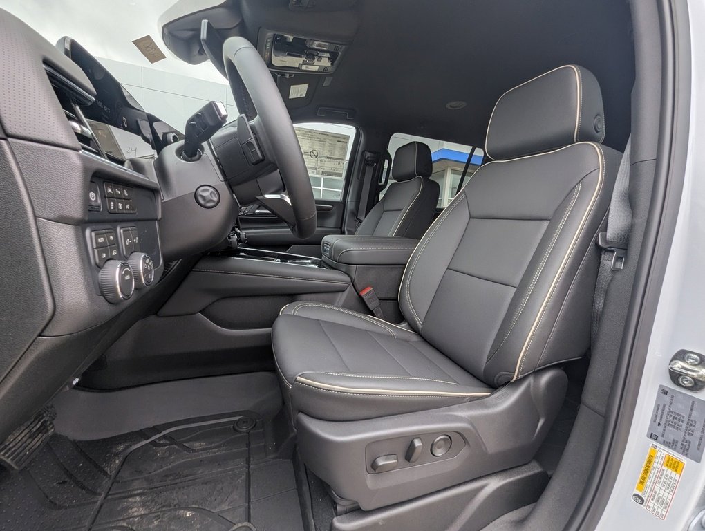 New 2026 Chevrolet Suburban Premier image 13