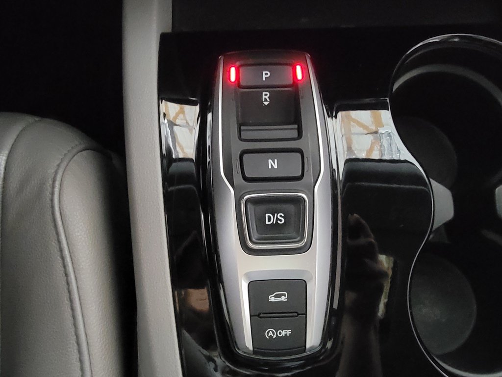 Used 2016 Honda Pilot Touring image 17