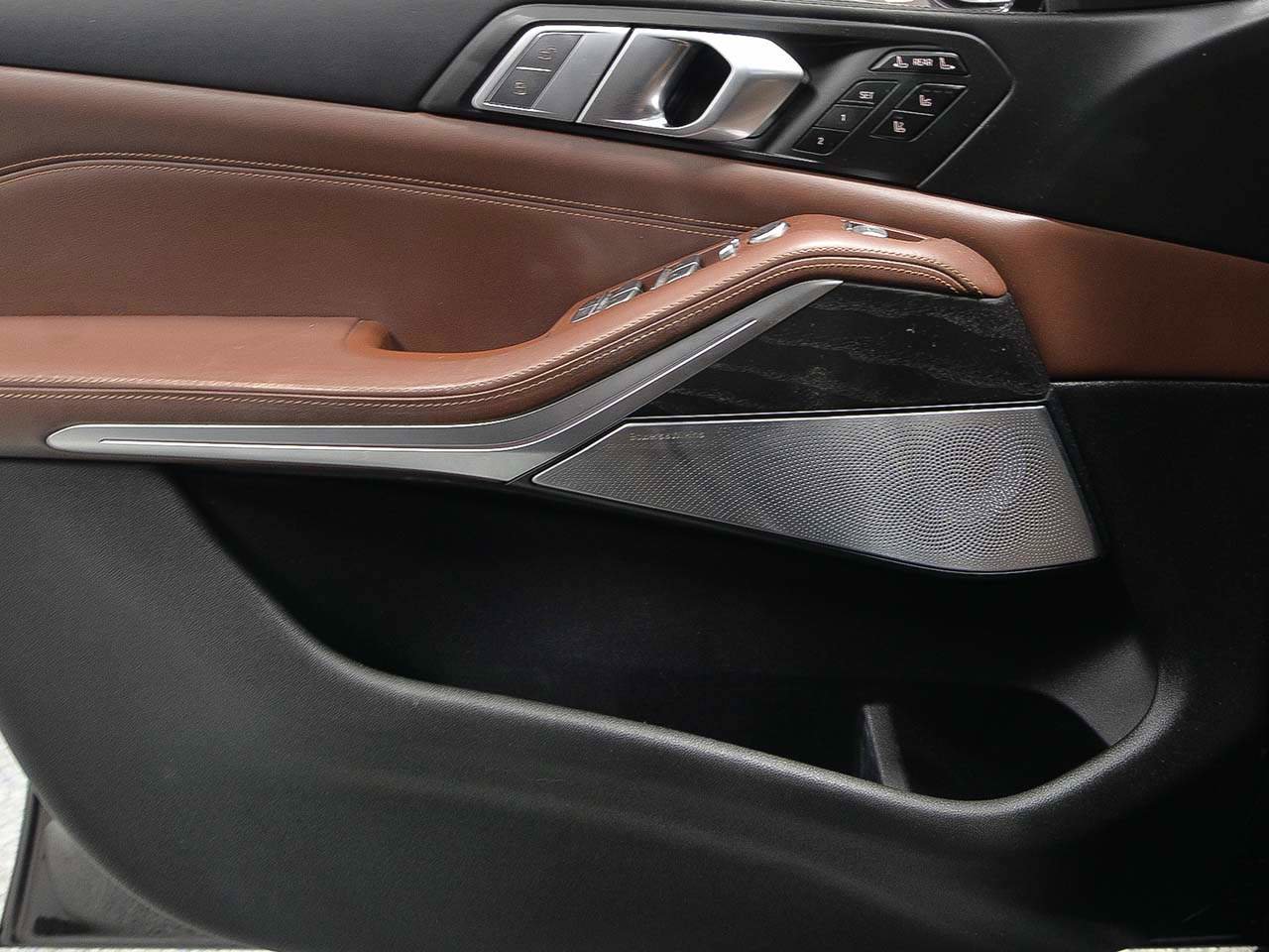 Used 2020 BMW X7 M50i w/ Dynamic Handling Package image 6