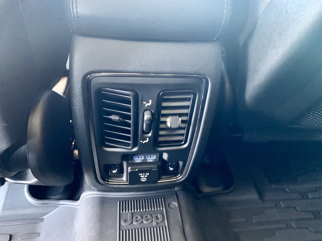Used 2020 Jeep Grand Cherokee Limited w/ Luxury Group II image 22