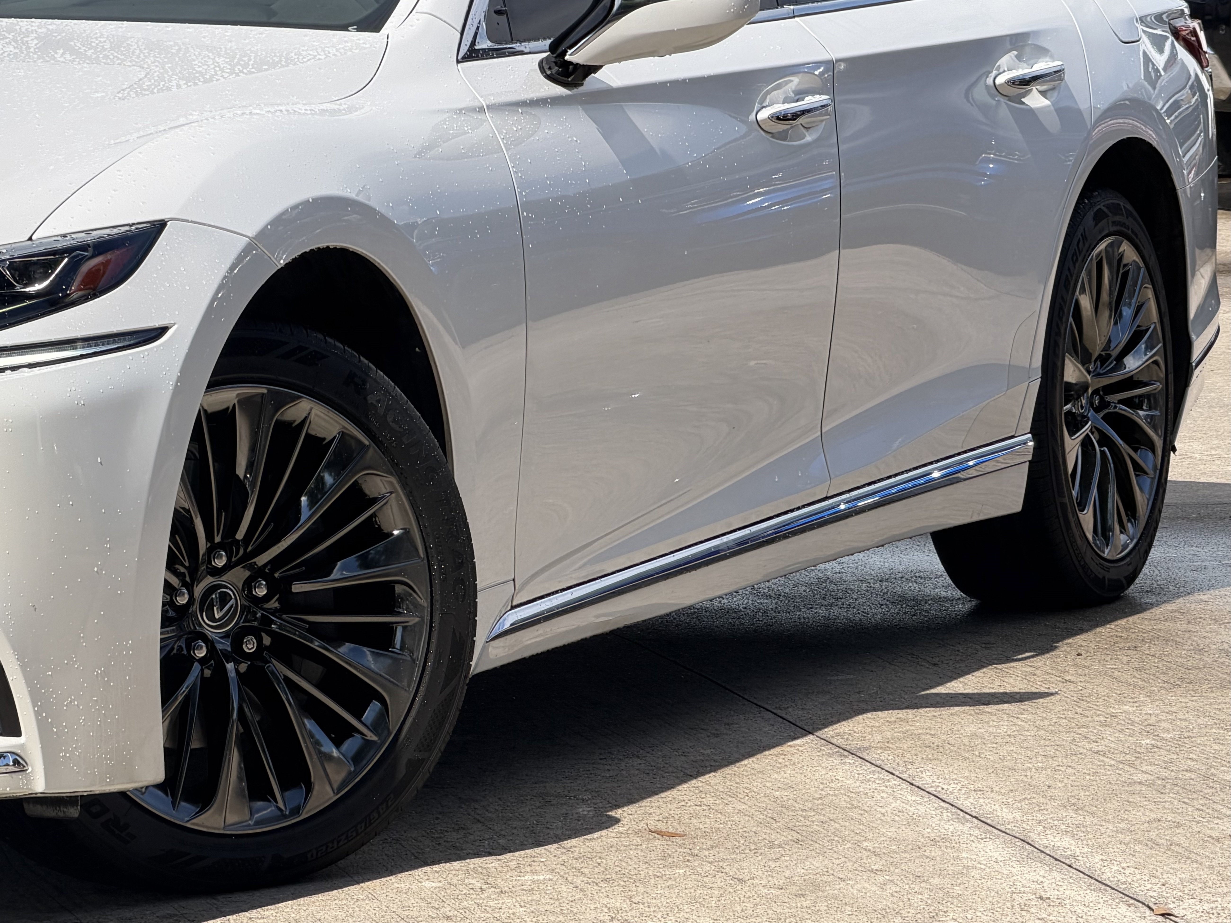Used 2018 Lexus LS 500 w/ Luxury Package RWD image 3