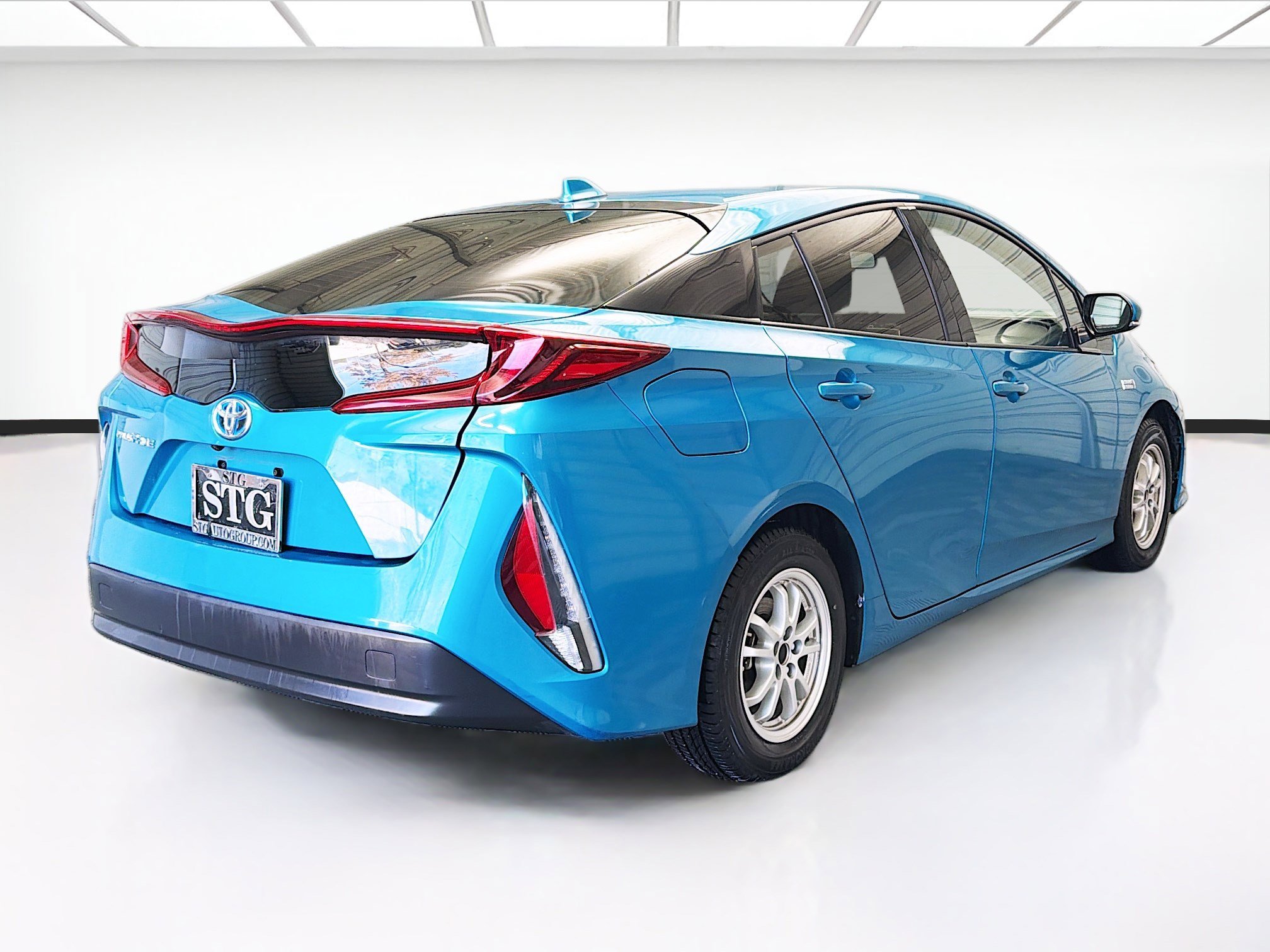Used 2020 Toyota Prius Prime LE image 4