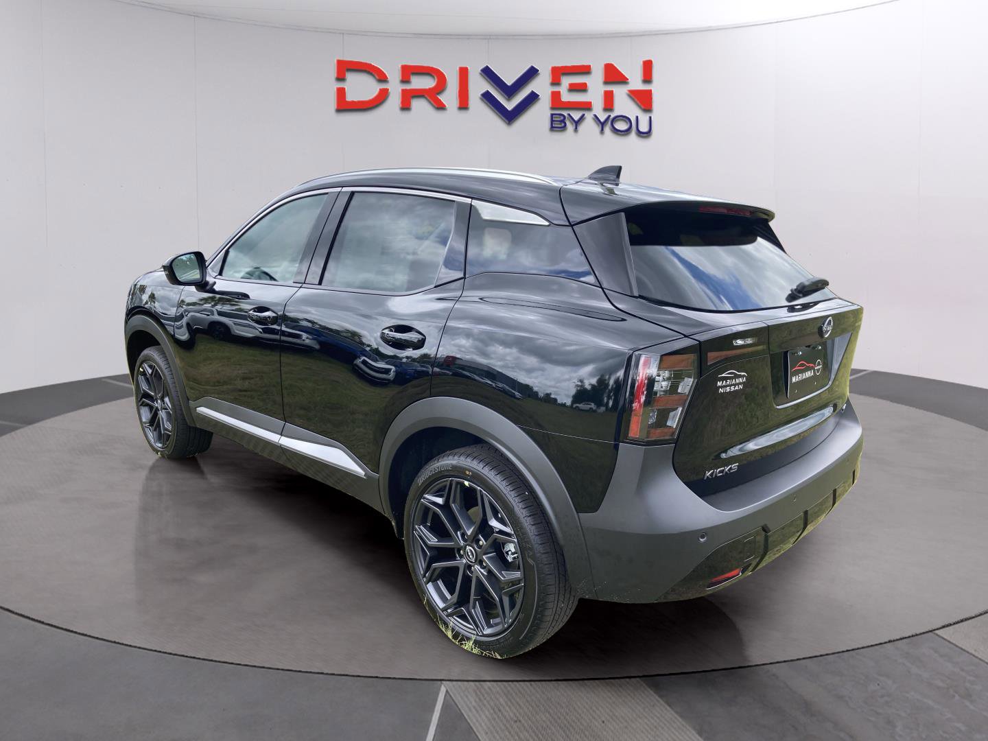 New 2025 Nissan Kicks SR image 3