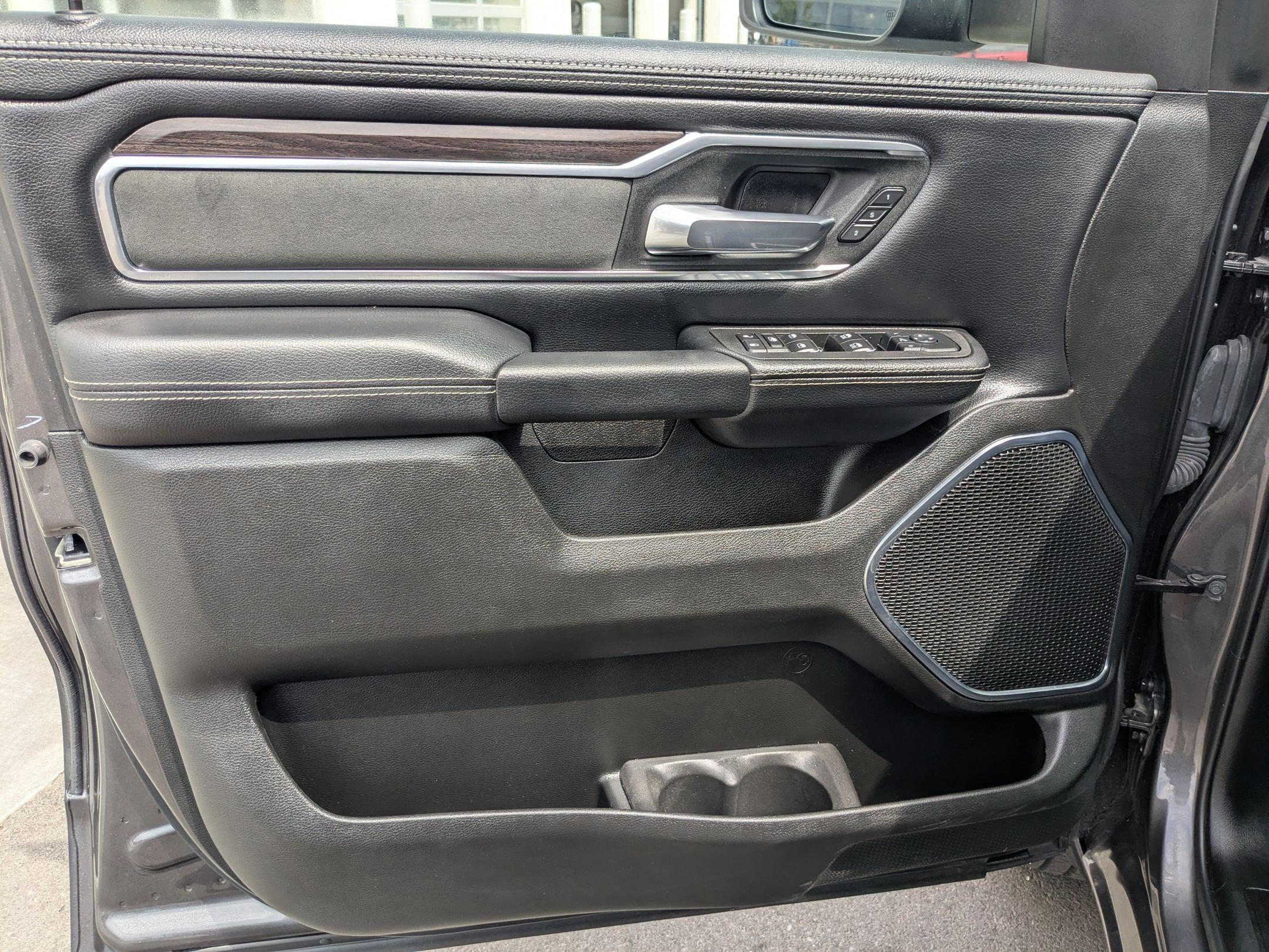 Used 2025 RAM 1500 Laramie w/ Sport Appearance Package AWD/4WD image 15
