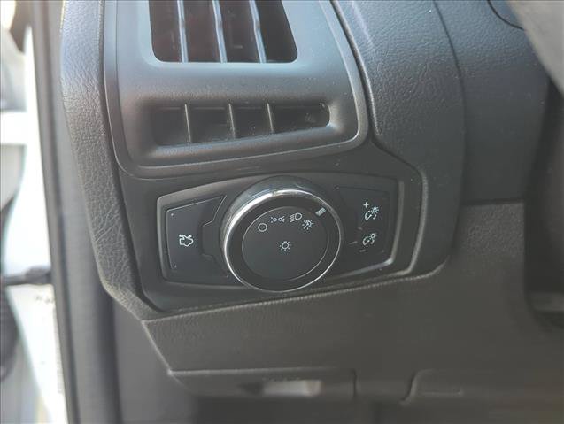 Used 2013 Ford Focus SE FWD image 14