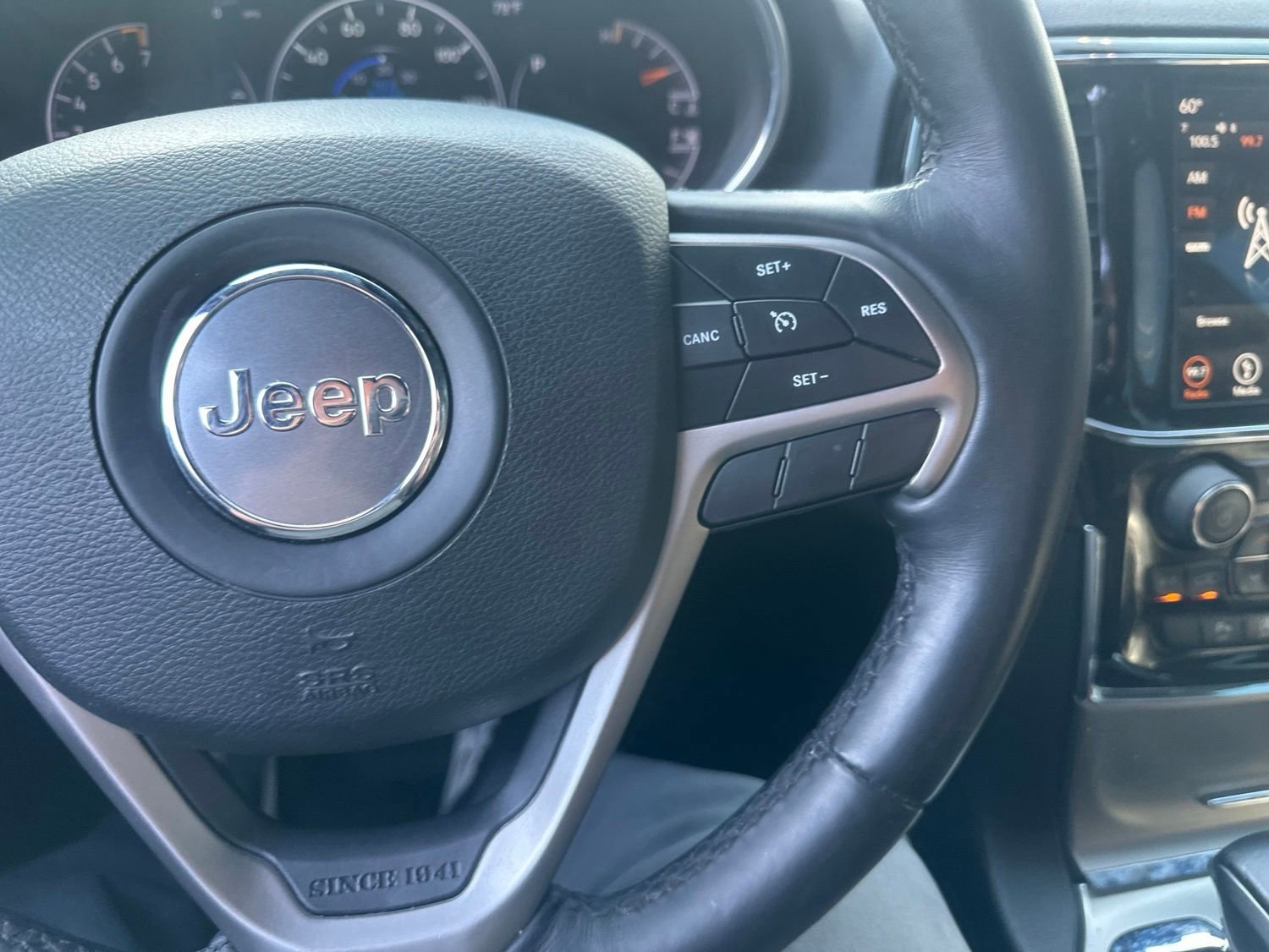 Used 2019 Jeep Grand Cherokee Altitude AWD/4WD image 24