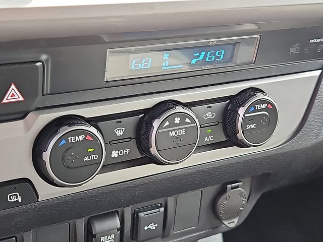 Used 2021 Toyota Tacoma SR5 AWD/4WD image 15