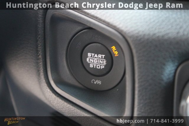 Used 2025 Jeep Gladiator Sport image 31