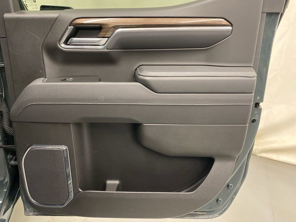 Used 2025 Chevrolet Silverado 1500 LT image 13